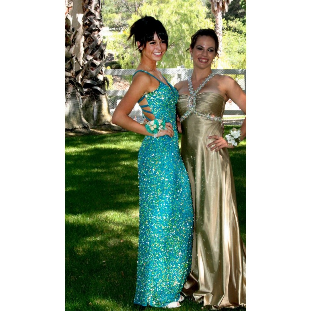 Prom/Evening/Pageant Gown - Picture 3 of 5